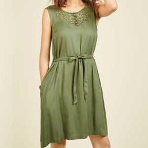 ModCloth Green Back in the Seattle Lace Tie-Waist